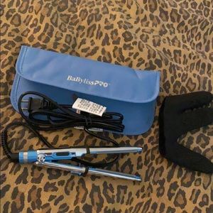 New- Babyliss Pro travel size flat iron w/case